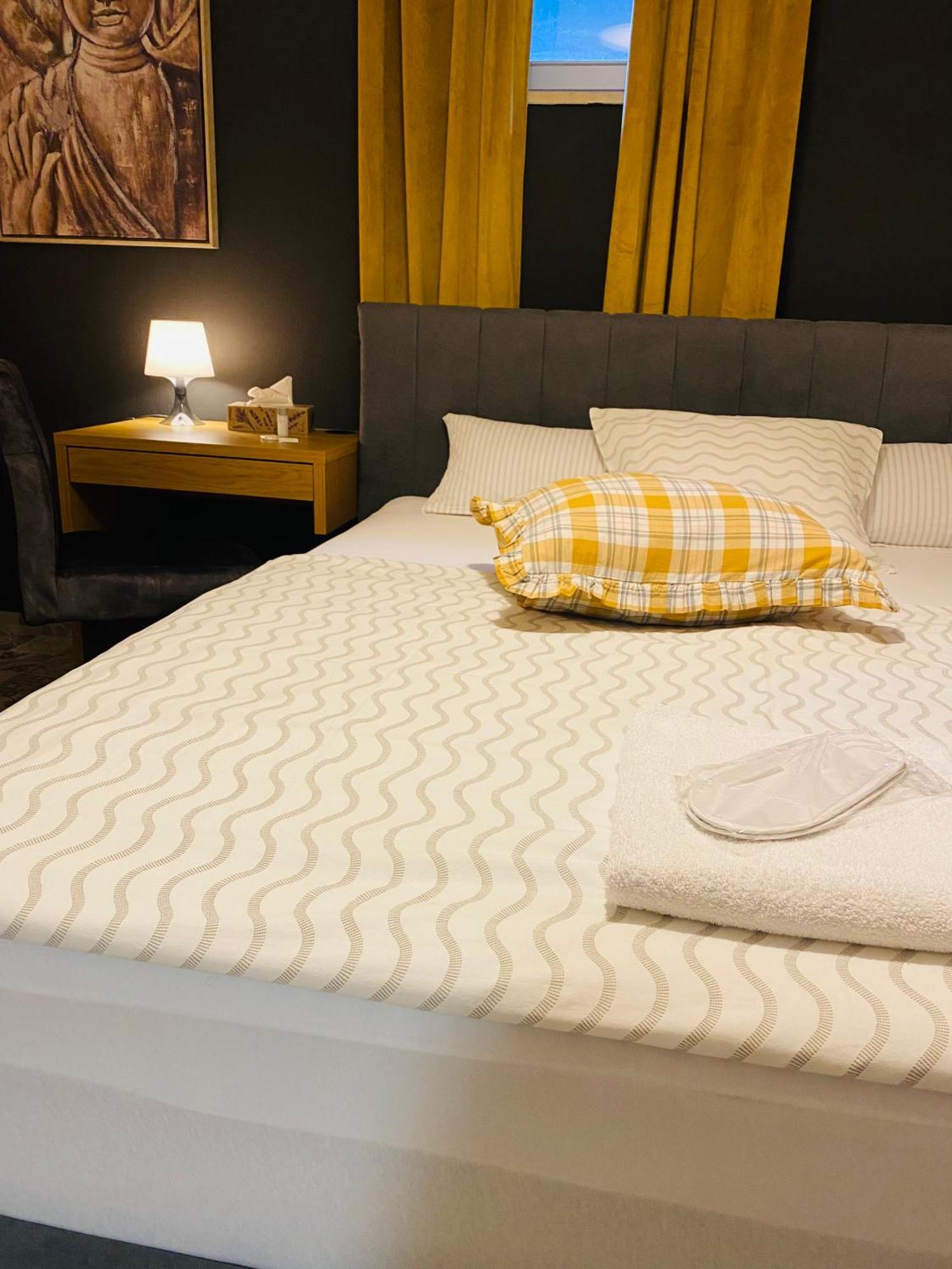 Rooms & Apartment Zala Airport Shuttle Option Cerklje na Gorenjskem Eksteriør billede
