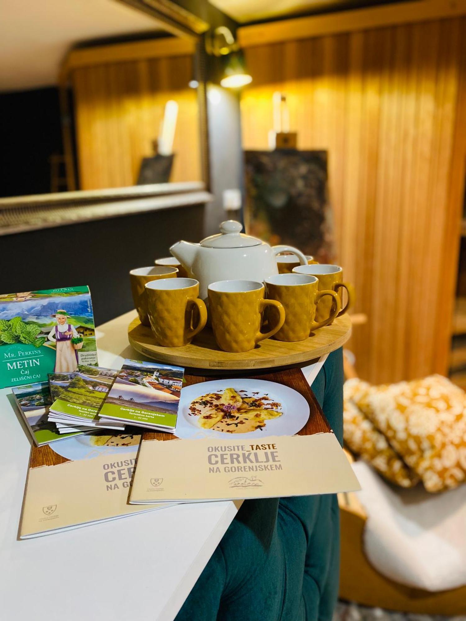 Rooms & Apartment Zala Airport Shuttle Option Cerklje na Gorenjskem Eksteriør billede