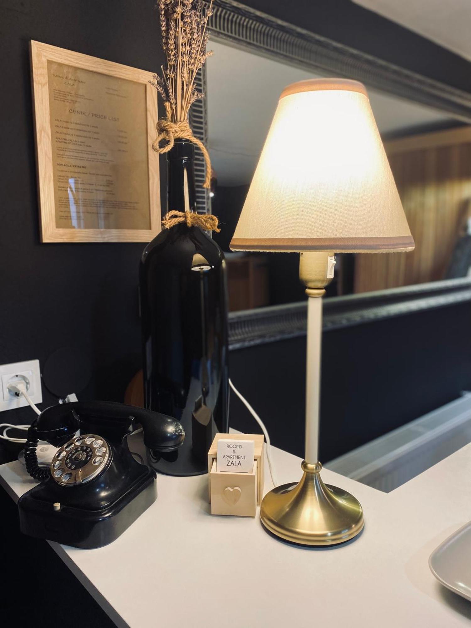 Rooms & Apartment Zala Airport Shuttle Option Cerklje na Gorenjskem Eksteriør billede